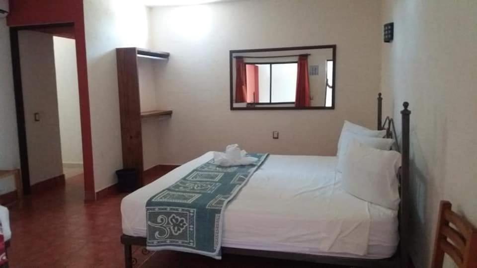 Hotel Maya 2012 Amacuzac Buitenkant foto