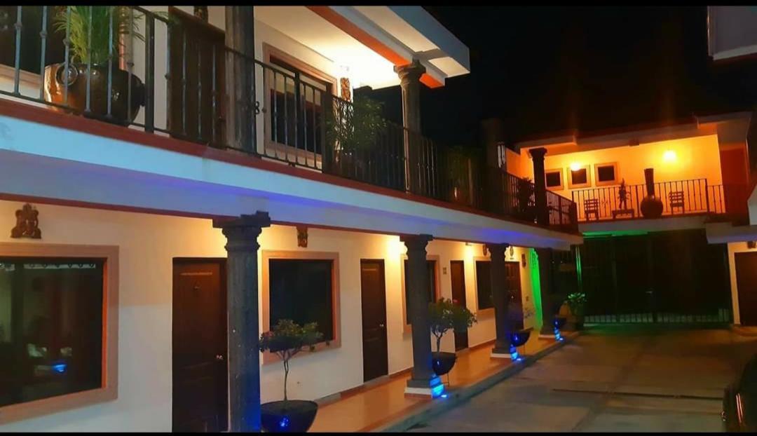 Hotel Maya 2012 Amacuzac Buitenkant foto