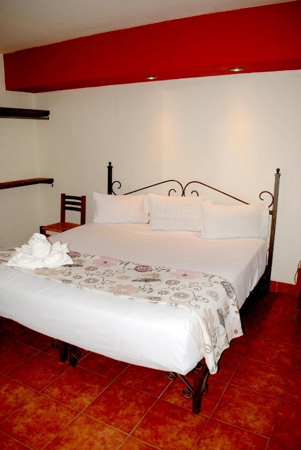 Hotel Maya 2012 Amacuzac Buitenkant foto